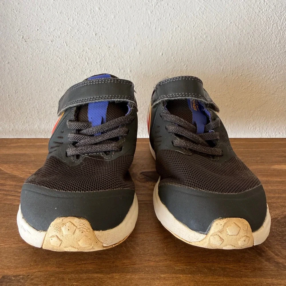 Nike Kids 2PC Sneaker Bundle Flex Runner Red Star Runner 3 Black Flame 12C